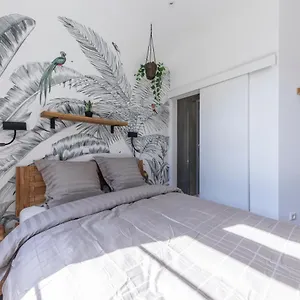 Iqs - Double Avec Salle De Bain , Luxembourg Luxembourg
