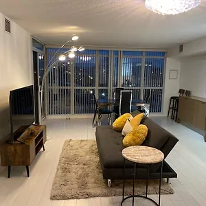 Apartment Cozy Open Concept 2br 2bath W/parking -jays/cn, Toronto